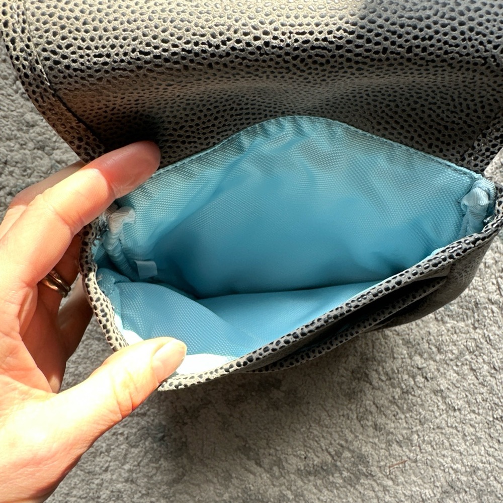 Haiku Crossbody Purse Bag Gray Vegan Pebble Leather Detachable Strap Clutch - Picture 5 of 5